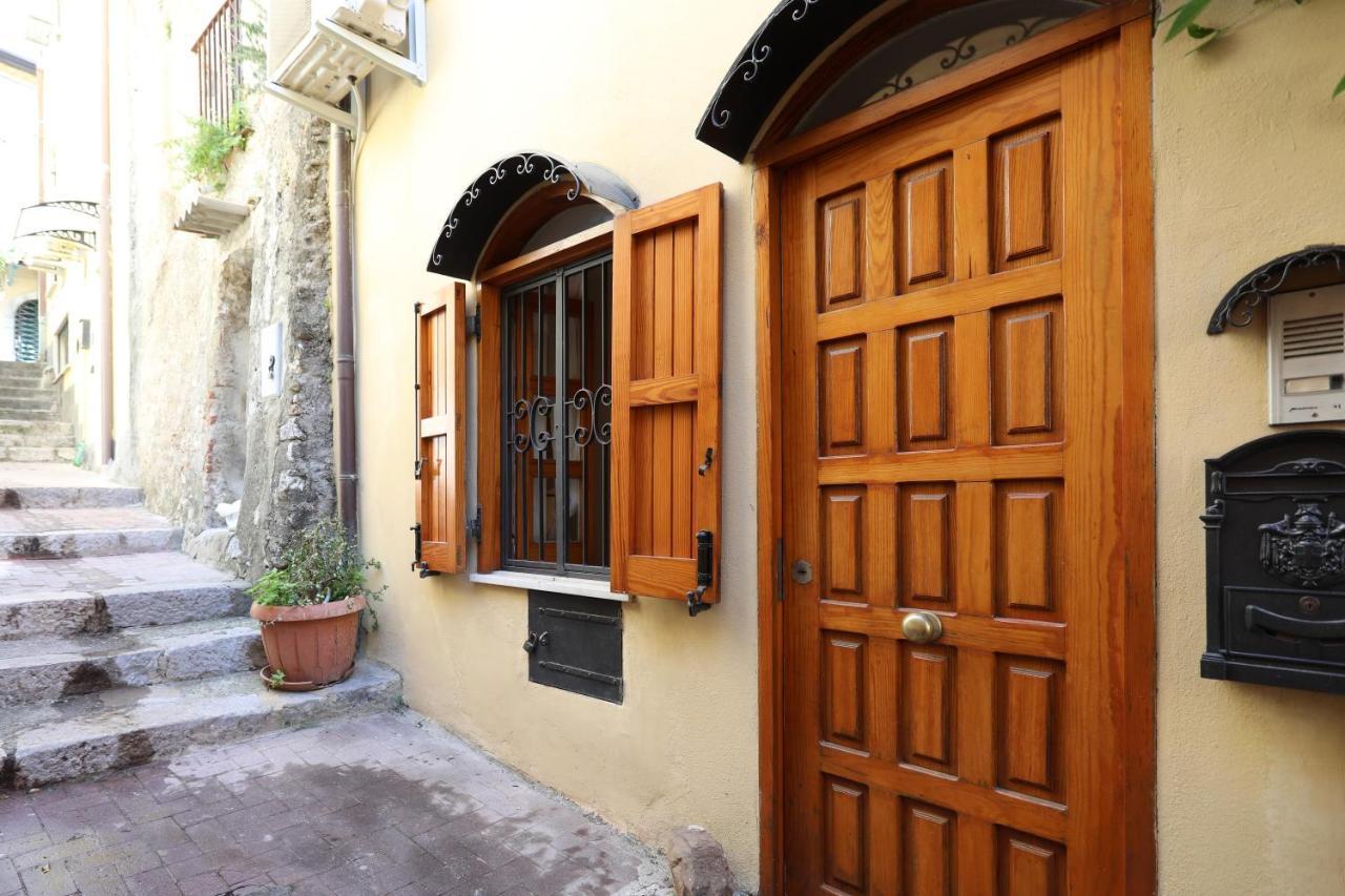 Porta Catania & Duomo Cozy Apartment Taormina Exterior photo